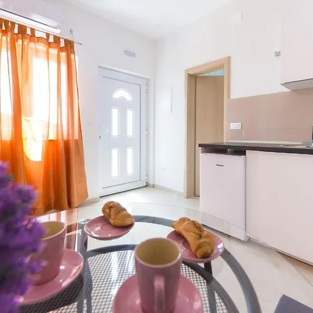 Dundo Pero - Four Bedroom With Swimming Pool And Sea View 别墅 Babino Polje