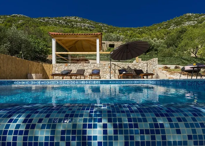Dundo Pero - Four Bedroom With Swimming Pool And Sea View 别墅 Babino Polje
