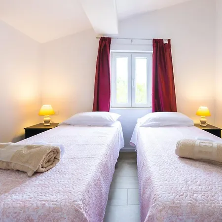 Dundo Pero - Four Bedroom With Swimming Pool And Sea View * Babino Polje